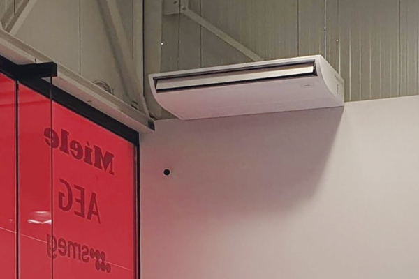 intercoolsmetsvoorzijdeshowroom.jpg