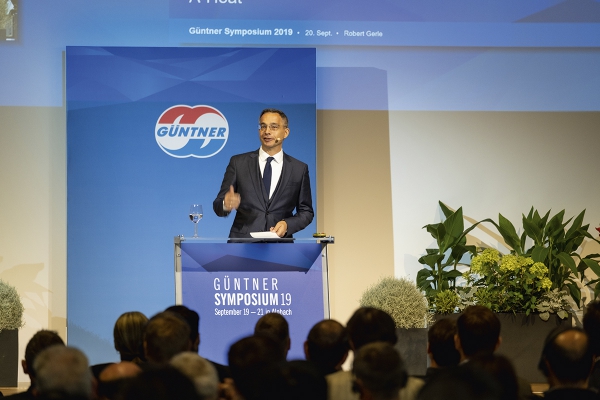 guntnersymposiumfoto5.jpg